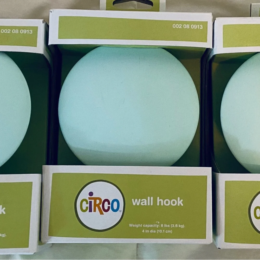 Large Wall Knobs / Hooks with Modern Decor Style like The Dots 